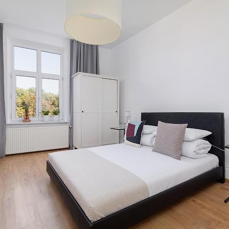 1-Bedroom Apartment - Dluga 65 Street Краків Екстер'єр фото