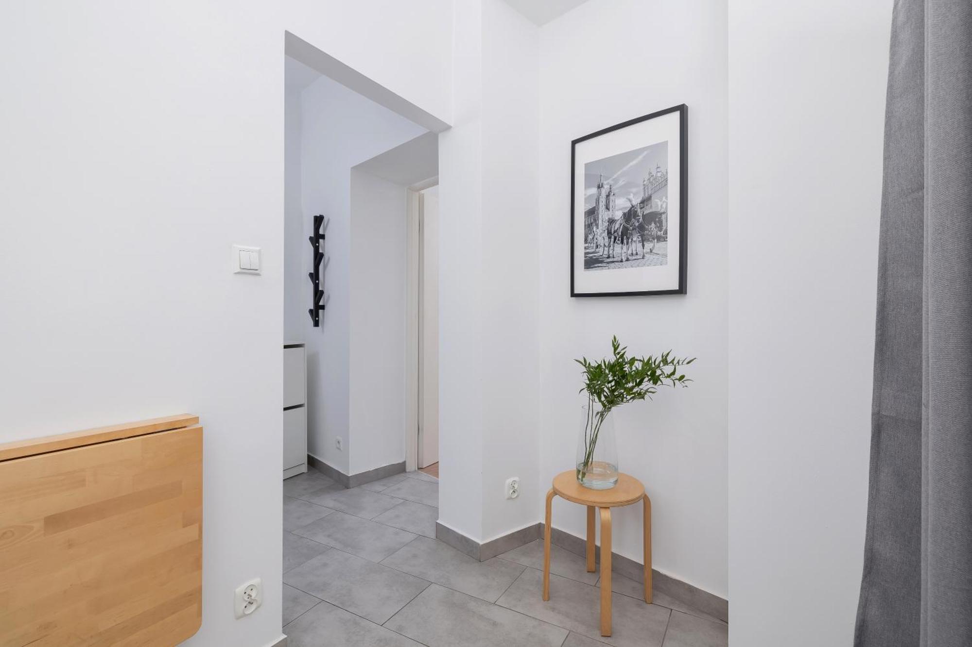 1-Bedroom Apartment - Dluga 65 Street Краків Екстер'єр фото
