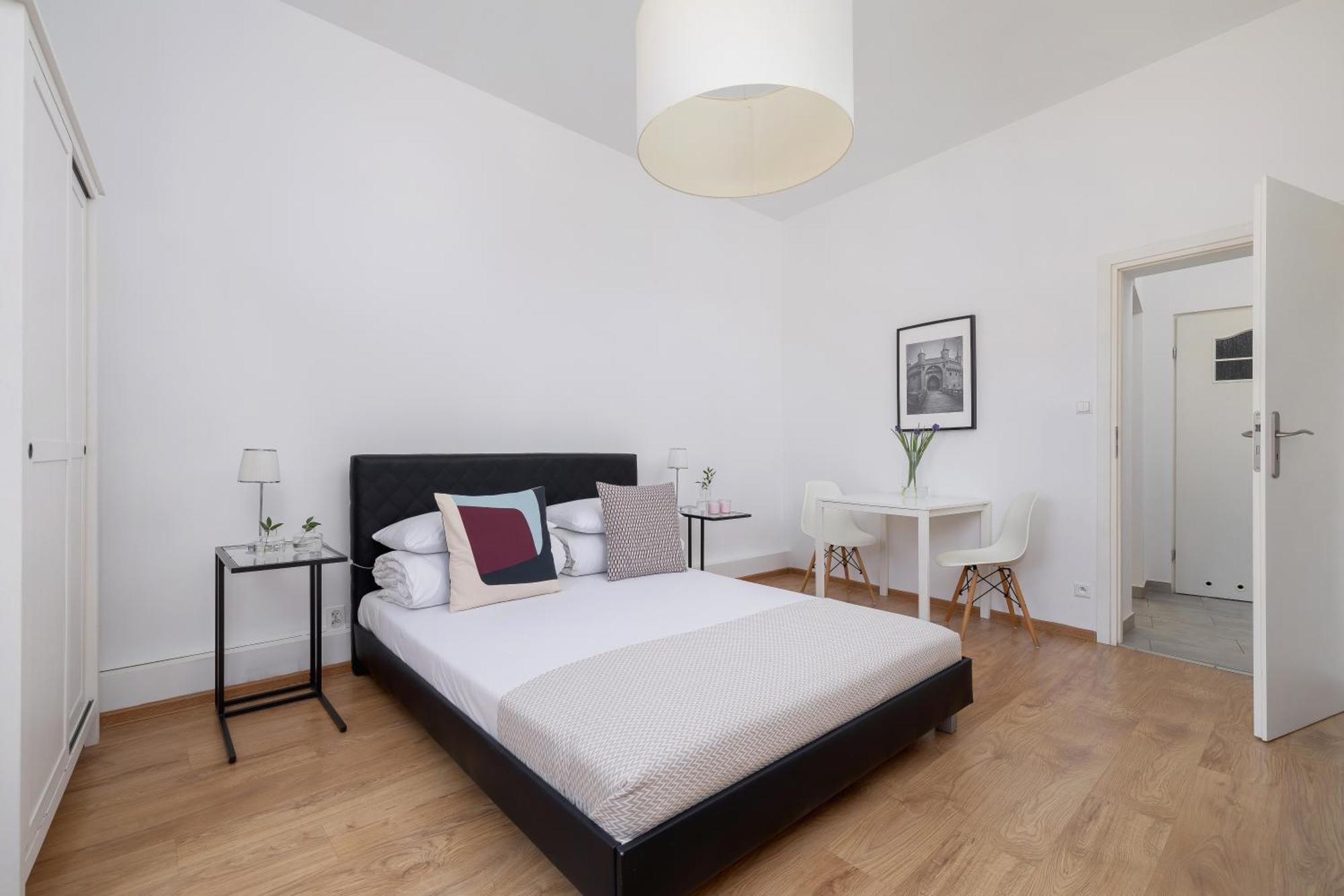 1-Bedroom Apartment - Dluga 65 Street Краків Екстер'єр фото