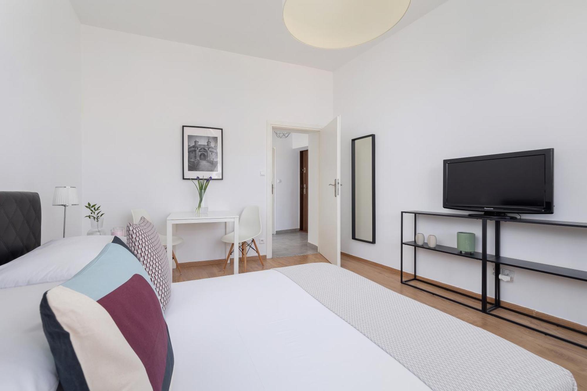 1-Bedroom Apartment - Dluga 65 Street Краків Екстер'єр фото