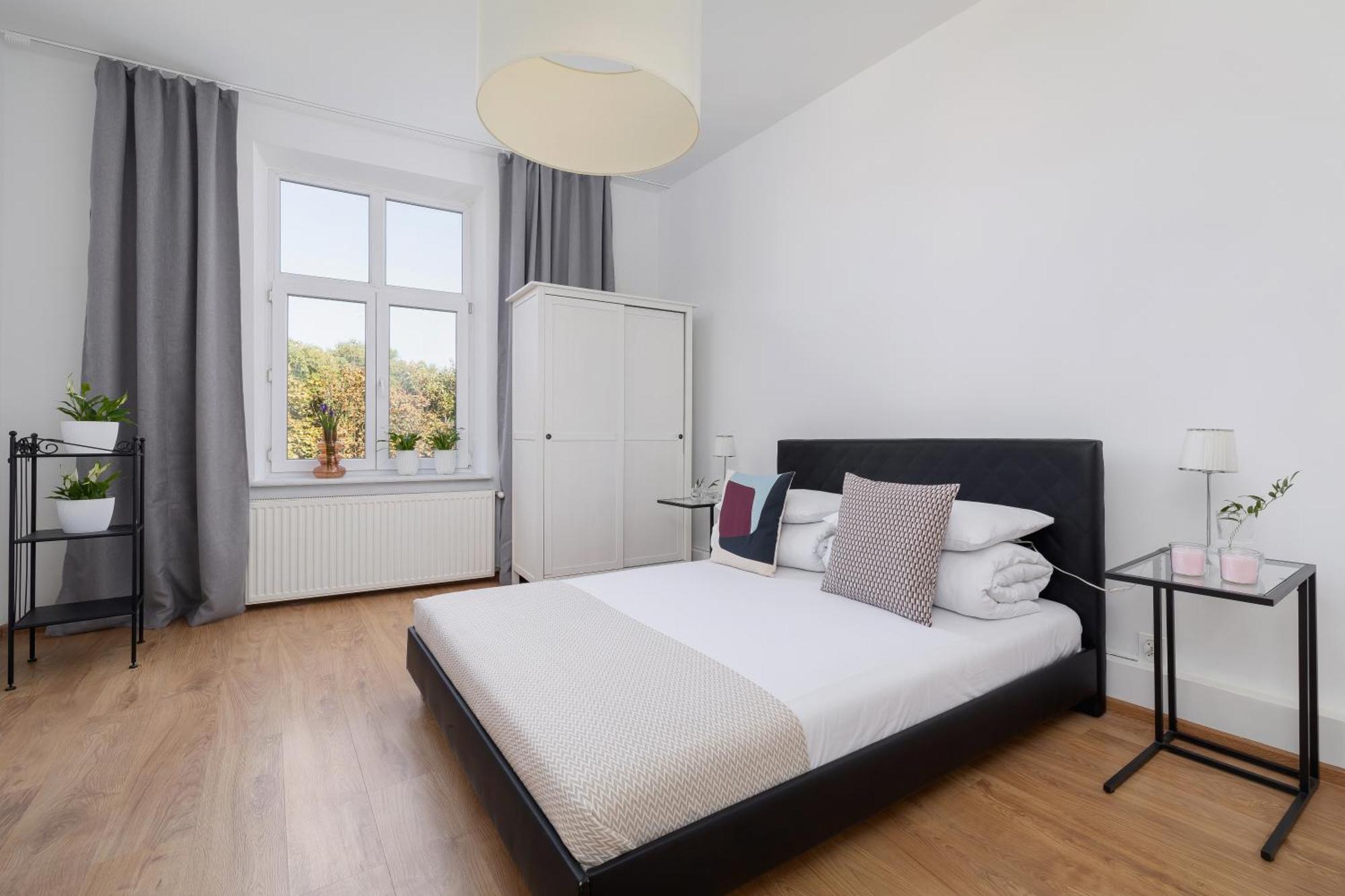 1-Bedroom Apartment - Dluga 65 Street Краків Екстер'єр фото