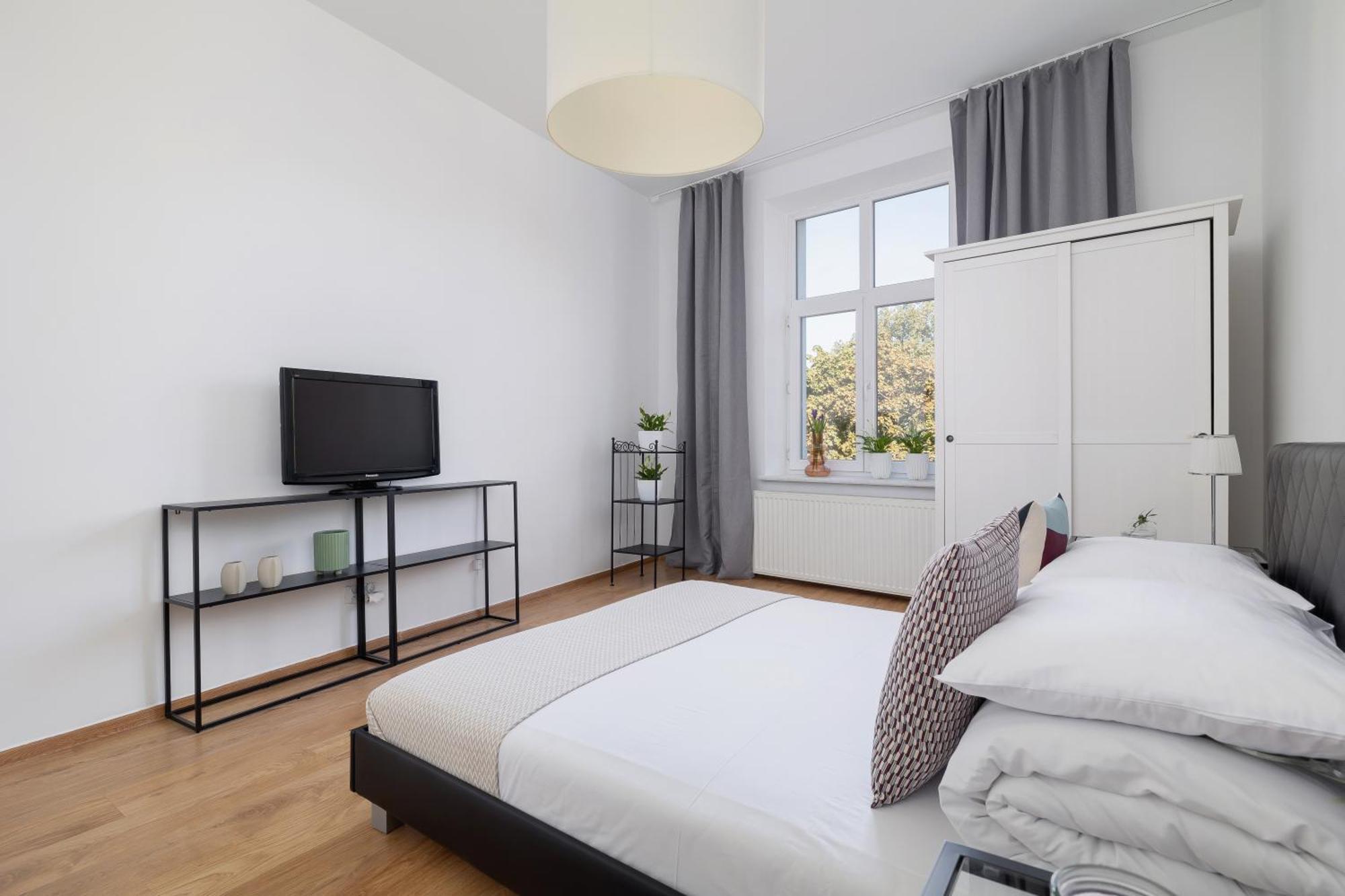 1-Bedroom Apartment - Dluga 65 Street Краків Екстер'єр фото